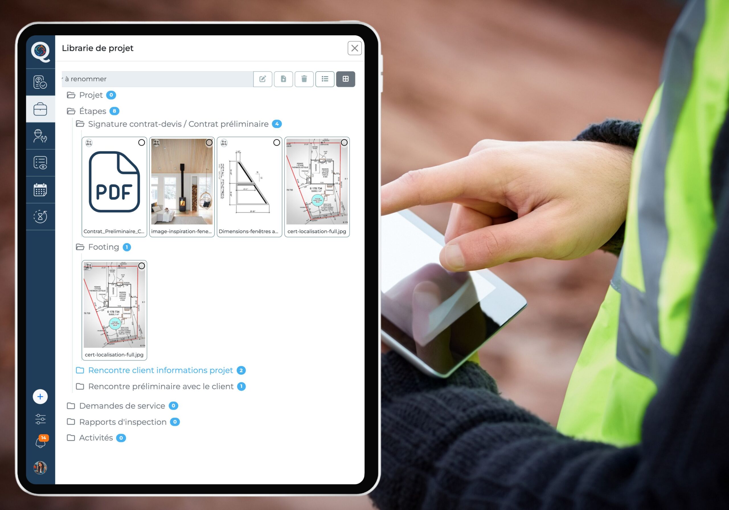 Utilisateur de CynQ consultant et gérant les fichiers d’un projet dans la bibliothèque de projet